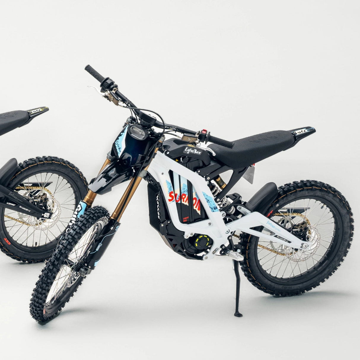 Sur Ron 2026 10000W 72V35AH Electric Dirt Bike with Integrated Road Bike Light Bee X Surron